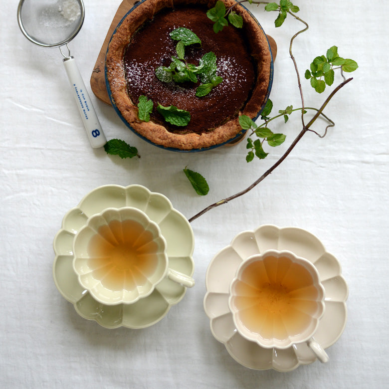 Le bouquet cup and saucer